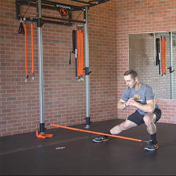 Stroops trainer Caysem doing VITL side lunge with abduction